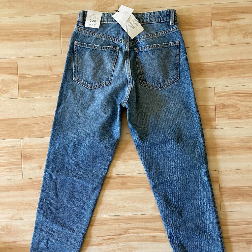 NEW Zara Classic Mom Fit High Rise Jeans Ankle Length, Size 4/36 with tags